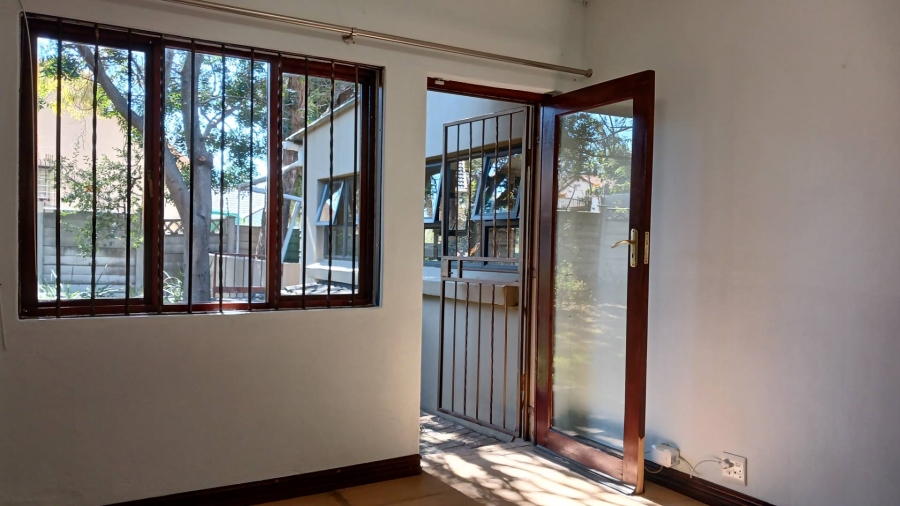 To Let 4 Bedroom Property for Rent in Olivedale Gauteng