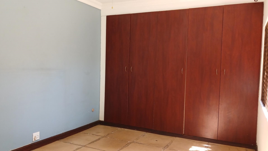 To Let 4 Bedroom Property for Rent in Olivedale Gauteng