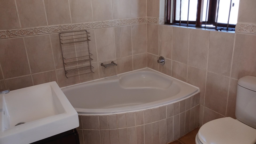 To Let 4 Bedroom Property for Rent in Olivedale Gauteng