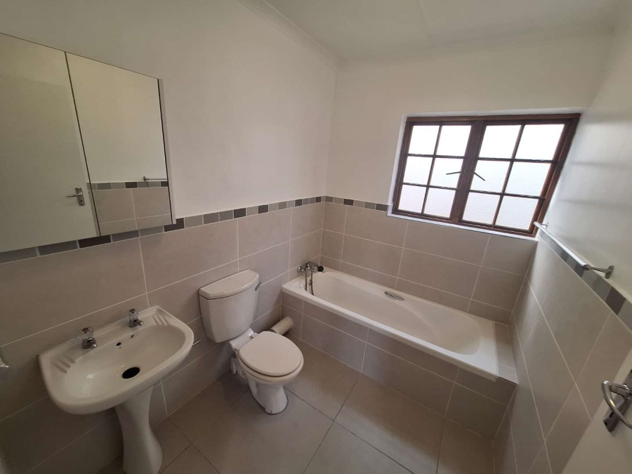 To Let 2 Bedroom Property for Rent in Weltevreden Park Gauteng