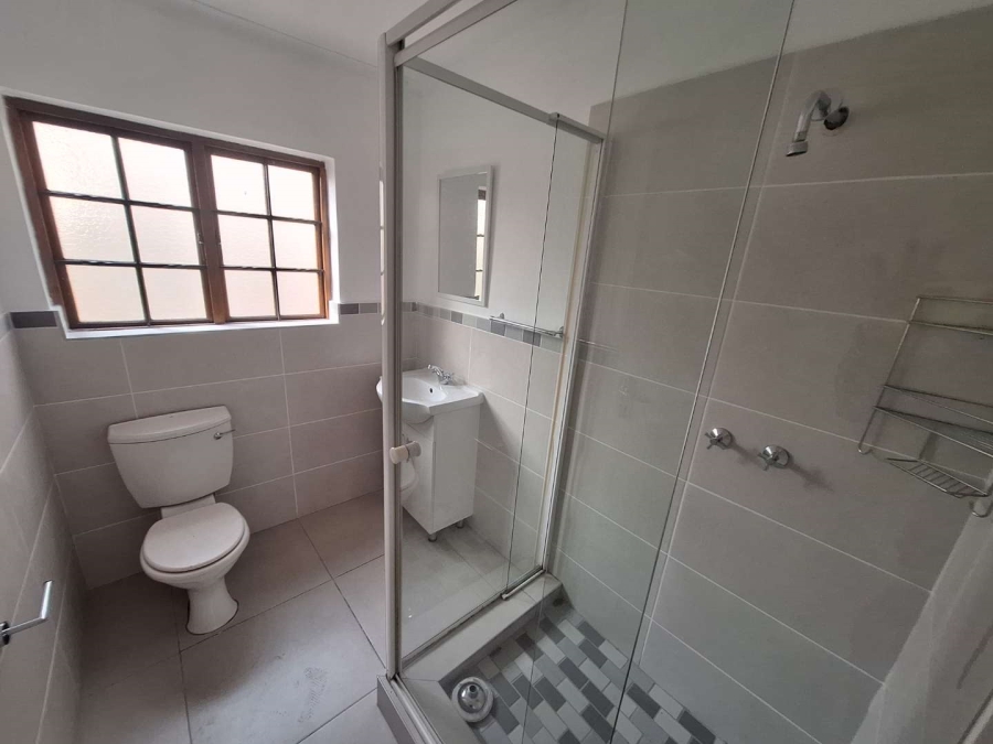 To Let 2 Bedroom Property for Rent in Weltevreden Park Gauteng