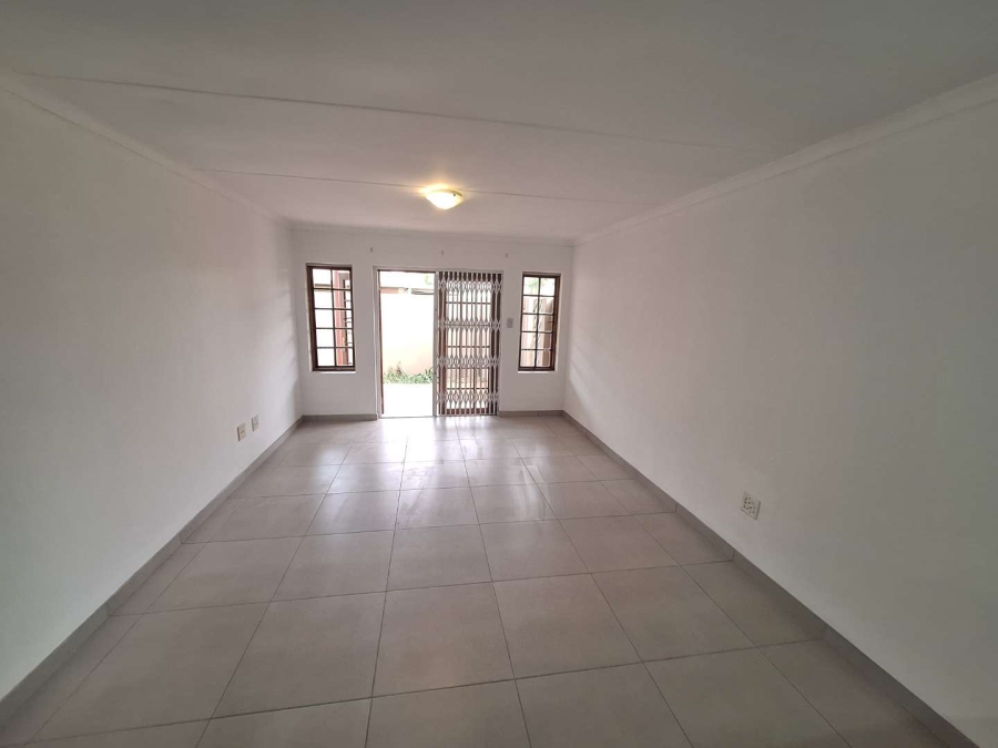To Let 2 Bedroom Property for Rent in Weltevreden Park Gauteng