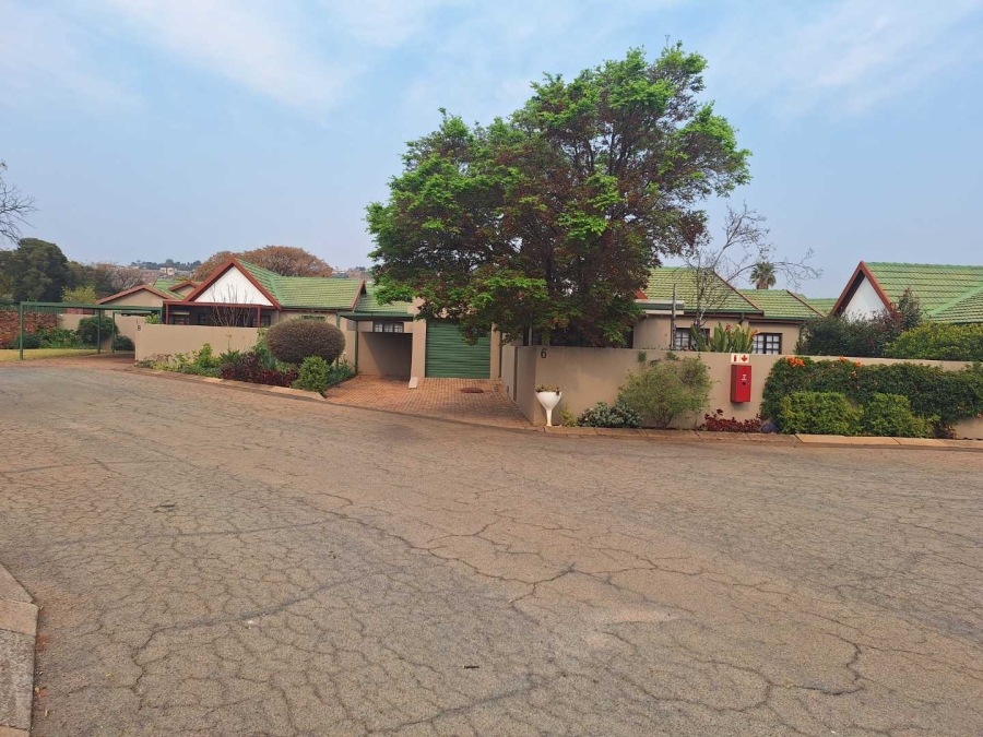 To Let 2 Bedroom Property for Rent in Weltevreden Park Gauteng