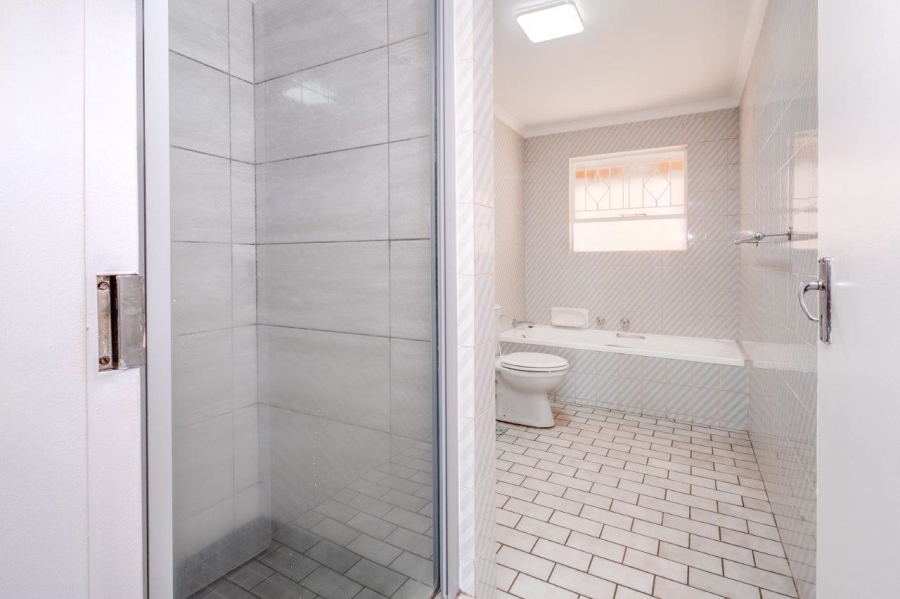 To Let 2 Bedroom Property for Rent in Northcliff Gauteng