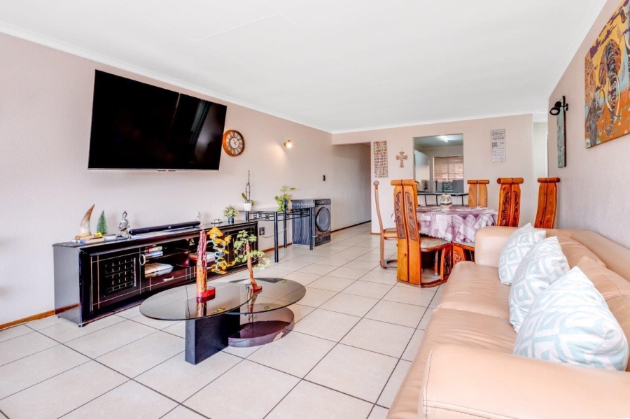 To Let 2 Bedroom Property for Rent in Northcliff Gauteng