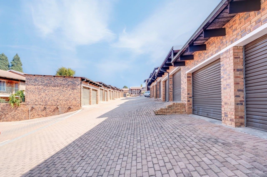 To Let 2 Bedroom Property for Rent in Northcliff Gauteng
