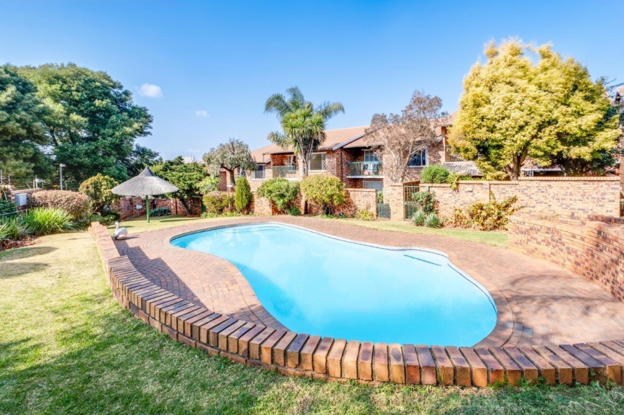 To Let 2 Bedroom Property for Rent in Northcliff Gauteng