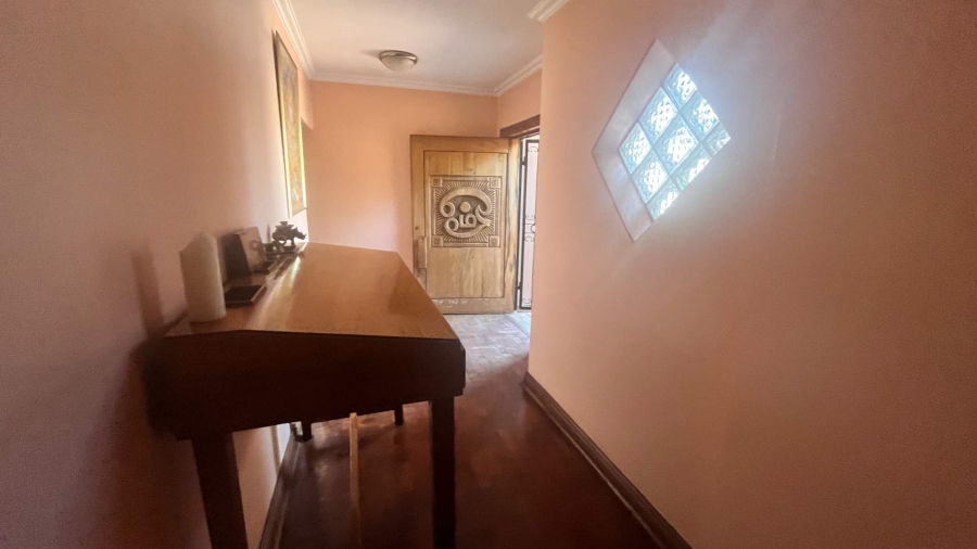 6 Bedroom Property for Sale in Brackendowns Gauteng