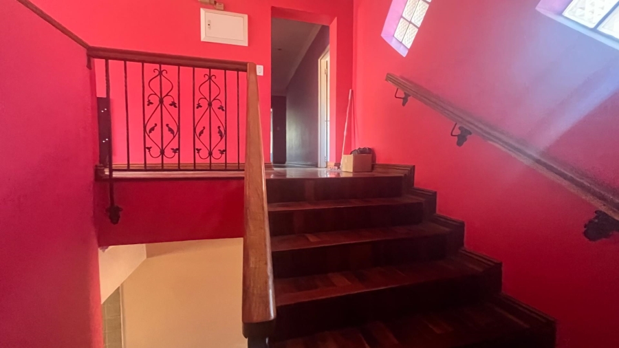 6 Bedroom Property for Sale in Brackendowns Gauteng