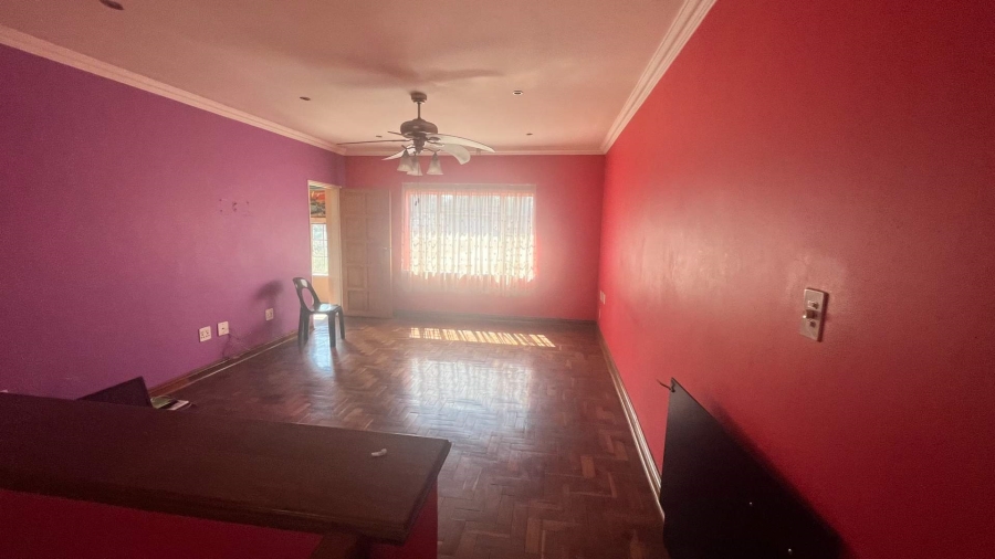 6 Bedroom Property for Sale in Brackendowns Gauteng