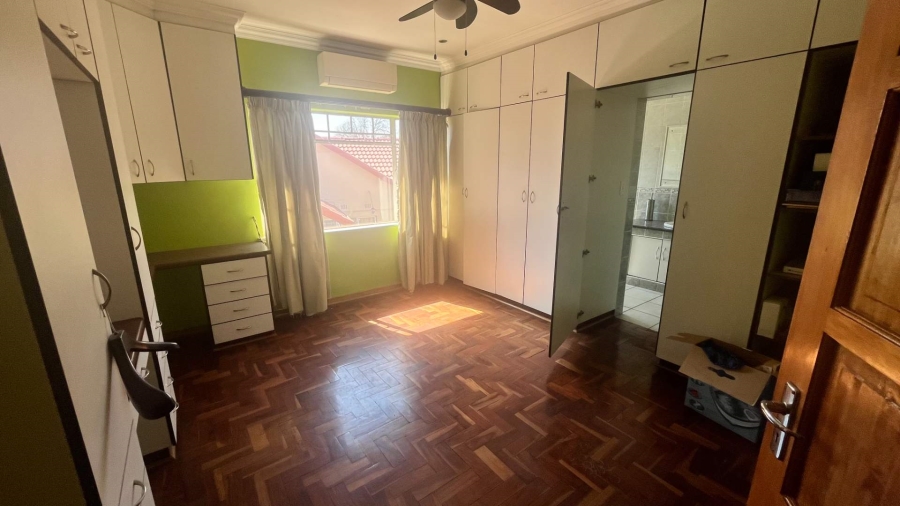 6 Bedroom Property for Sale in Brackendowns Gauteng