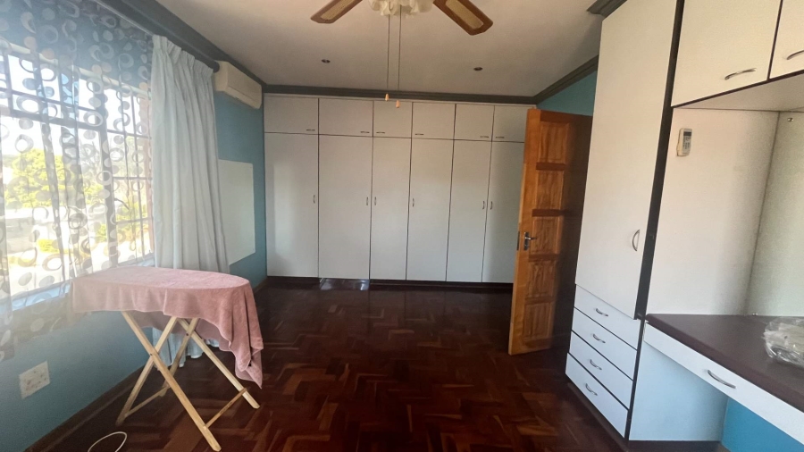 6 Bedroom Property for Sale in Brackendowns Gauteng