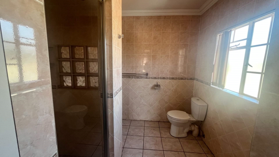 6 Bedroom Property for Sale in Brackendowns Gauteng