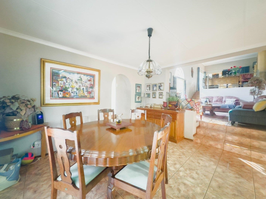 4 Bedroom Property for Sale in Erasmuskloof Gauteng