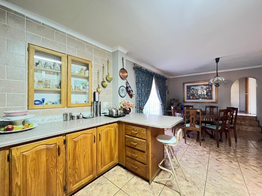 4 Bedroom Property for Sale in Erasmuskloof Gauteng