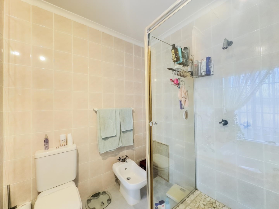 4 Bedroom Property for Sale in Erasmuskloof Gauteng
