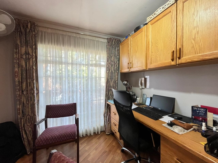4 Bedroom Property for Sale in Erasmuskloof Gauteng