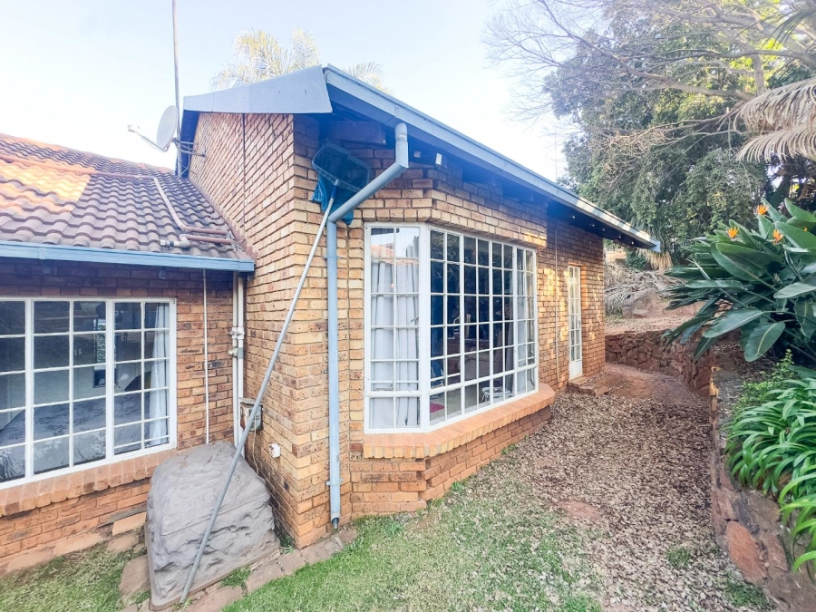 4 Bedroom Property for Sale in Erasmuskloof Gauteng