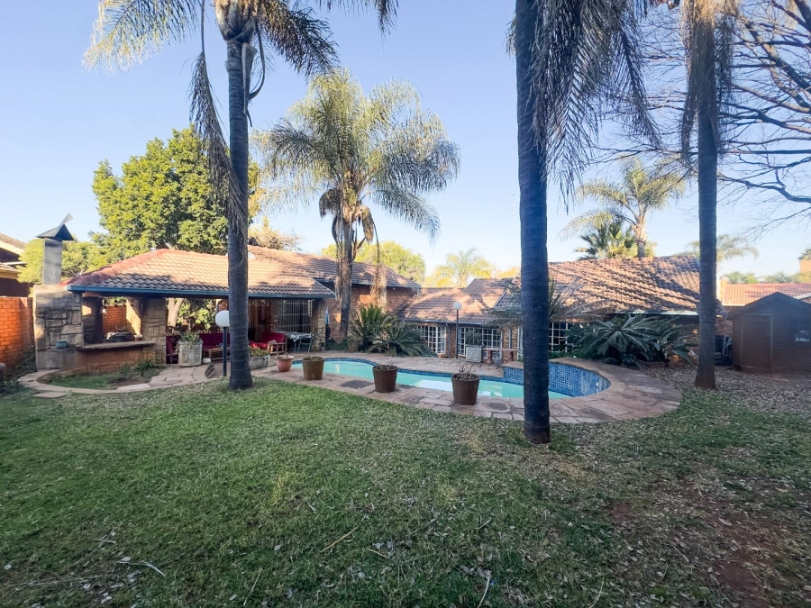 4 Bedroom Property for Sale in Erasmuskloof Gauteng
