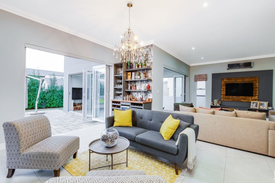 To Let 4 Bedroom Property for Rent in Waterfall Country Estate Gauteng