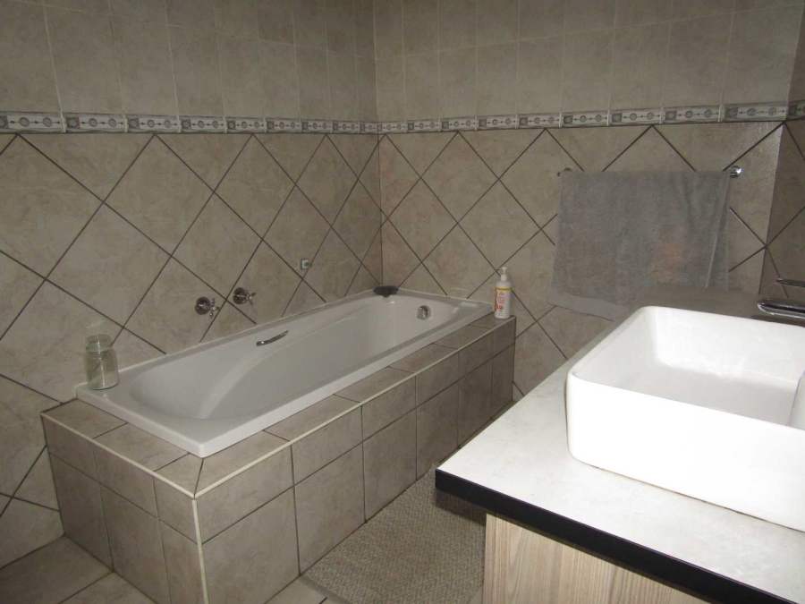 To Let 3 Bedroom Property for Rent in Eveleigh Gauteng