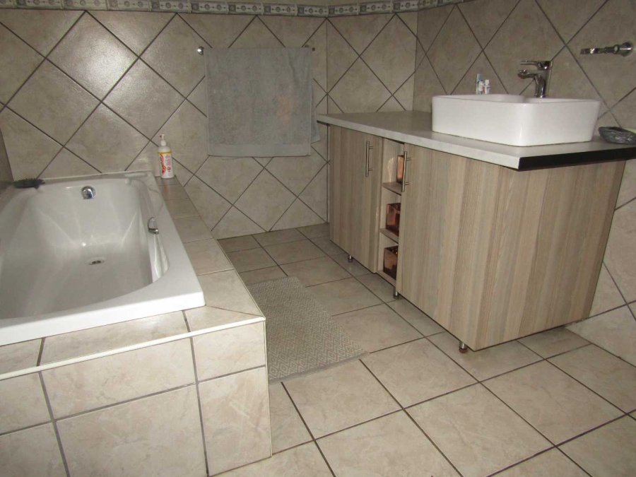 To Let 3 Bedroom Property for Rent in Eveleigh Gauteng