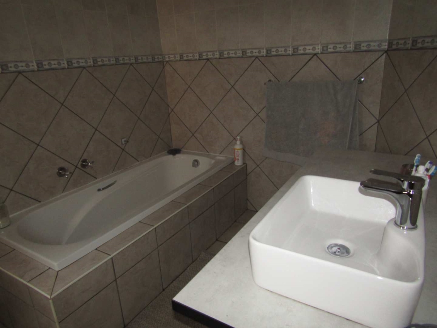 To Let 3 Bedroom Property for Rent in Eveleigh Gauteng