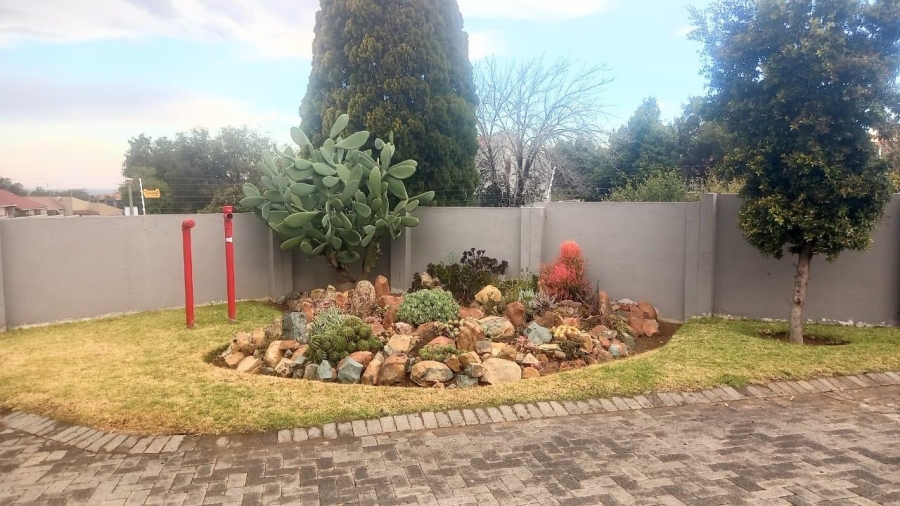 2 Bedroom Property for Sale in Meyersdal Gauteng
