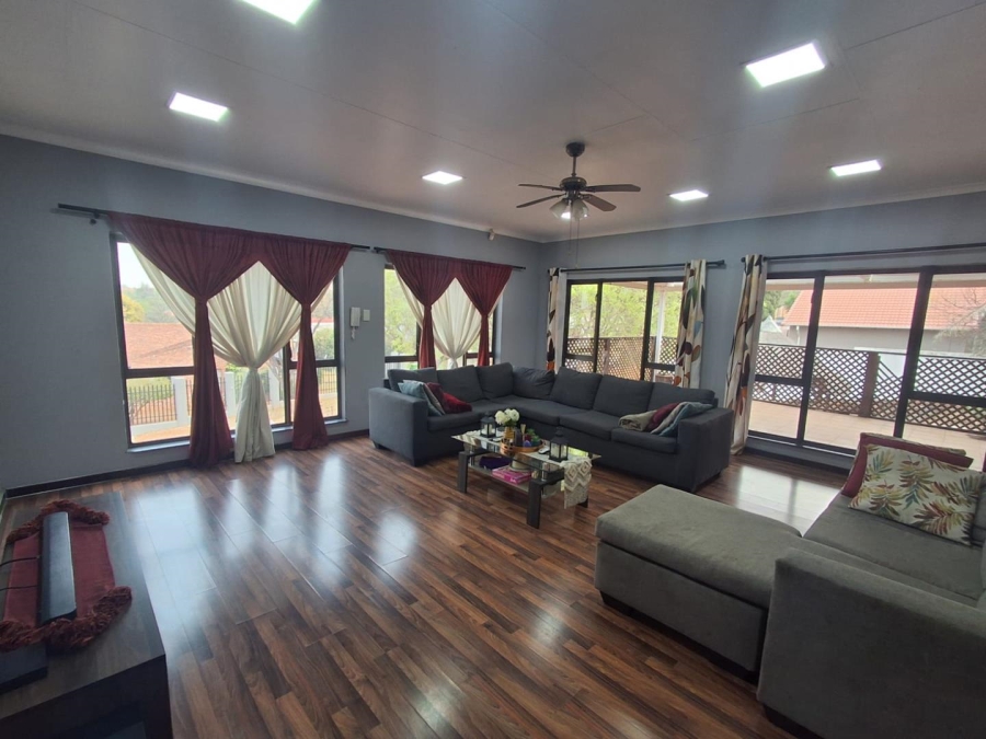 4 Bedroom Property for Sale in Mulbarton Gauteng