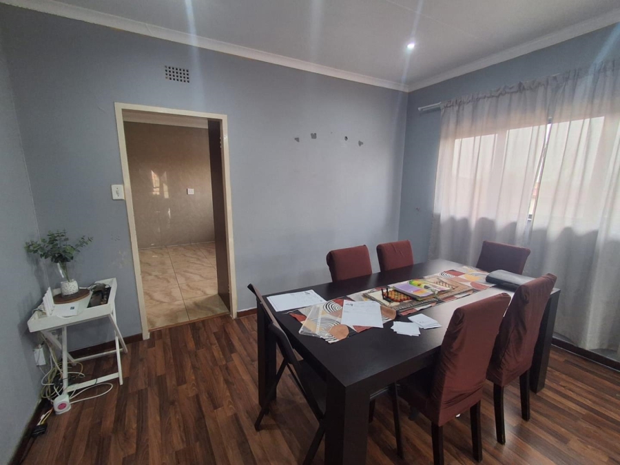 4 Bedroom Property for Sale in Mulbarton Gauteng
