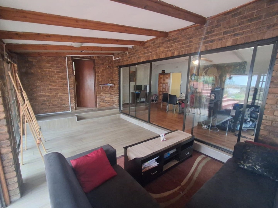 4 Bedroom Property for Sale in Mulbarton Gauteng