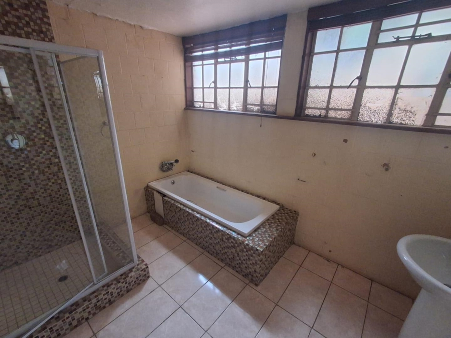 4 Bedroom Property for Sale in Mulbarton Gauteng