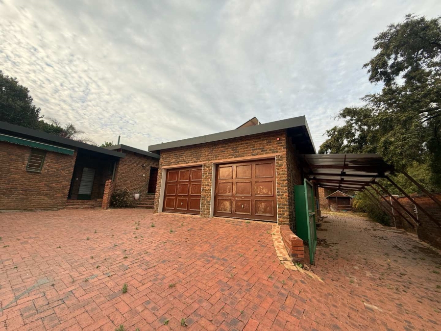 To Let 3 Bedroom Property for Rent in Weltevreden Park Gauteng
