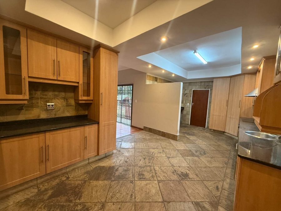 To Let 3 Bedroom Property for Rent in Weltevreden Park Gauteng