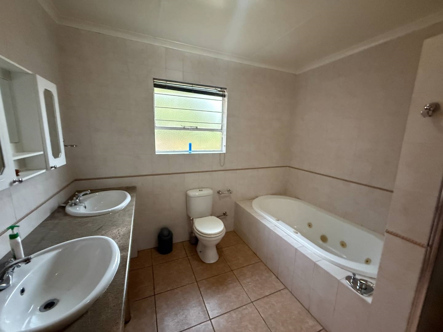 To Let 3 Bedroom Property for Rent in Weltevreden Park Gauteng