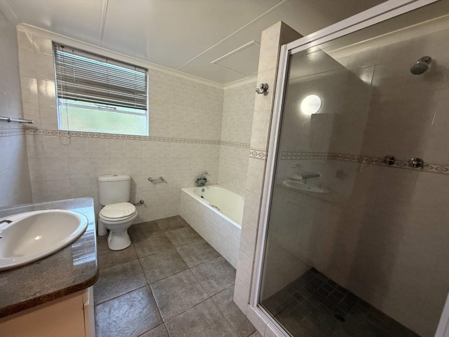 To Let 3 Bedroom Property for Rent in Weltevreden Park Gauteng