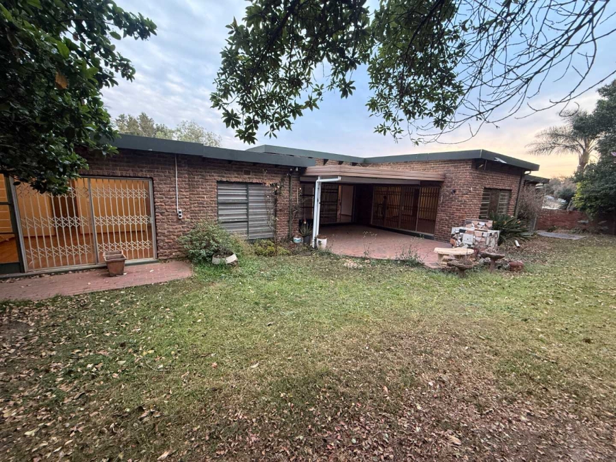 To Let 3 Bedroom Property for Rent in Weltevreden Park Gauteng