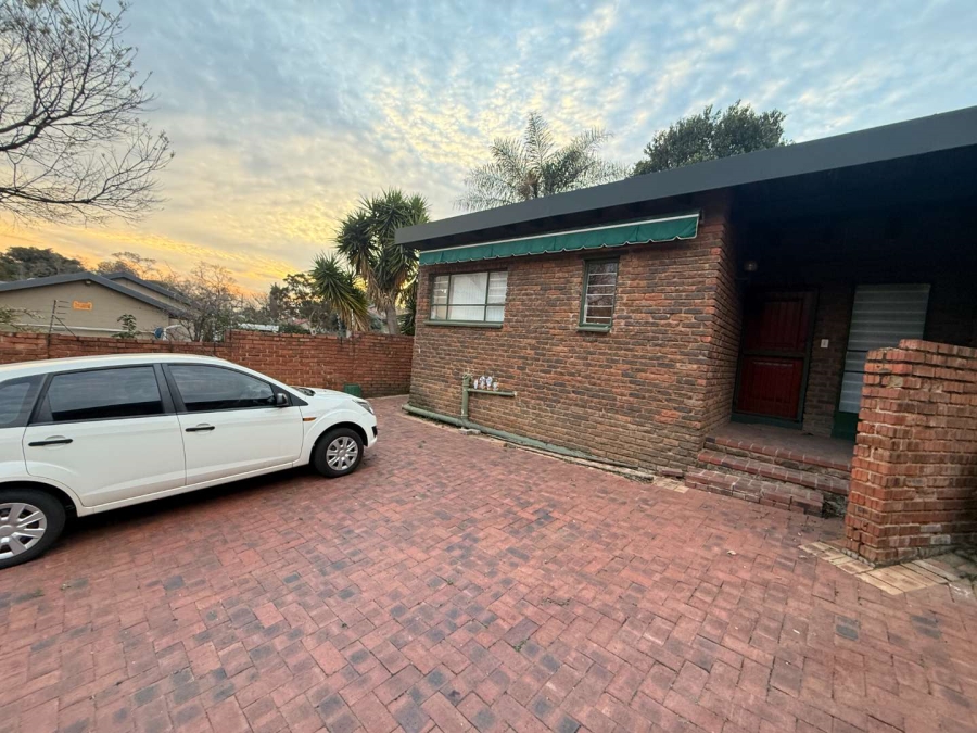 To Let 3 Bedroom Property for Rent in Weltevreden Park Gauteng