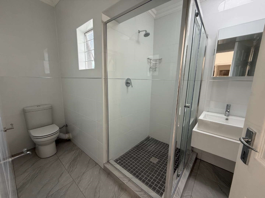 To Let 2 Bedroom Property for Rent in Helderkruin Gauteng