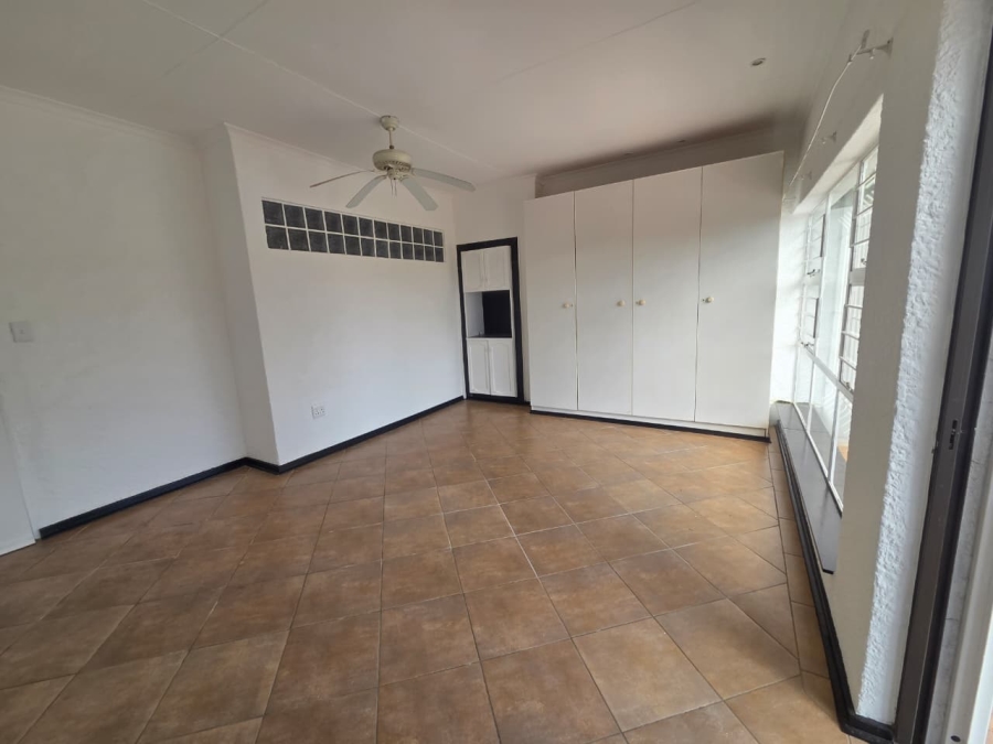 2 Bedroom Property for Sale in Helderkruin Gauteng