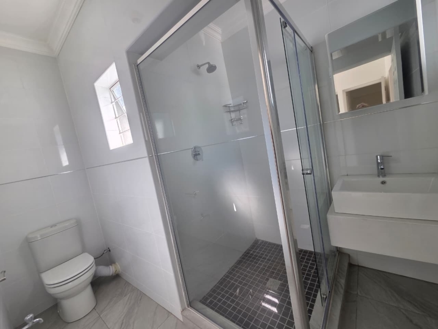 2 Bedroom Property for Sale in Helderkruin Gauteng