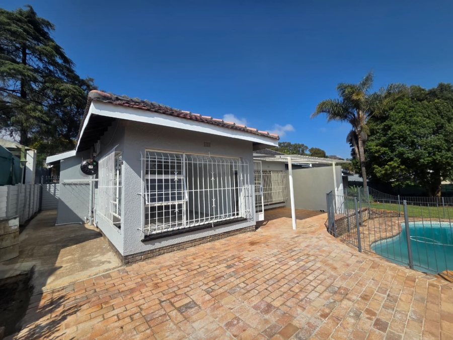 2 Bedroom Property for Sale in Helderkruin Gauteng