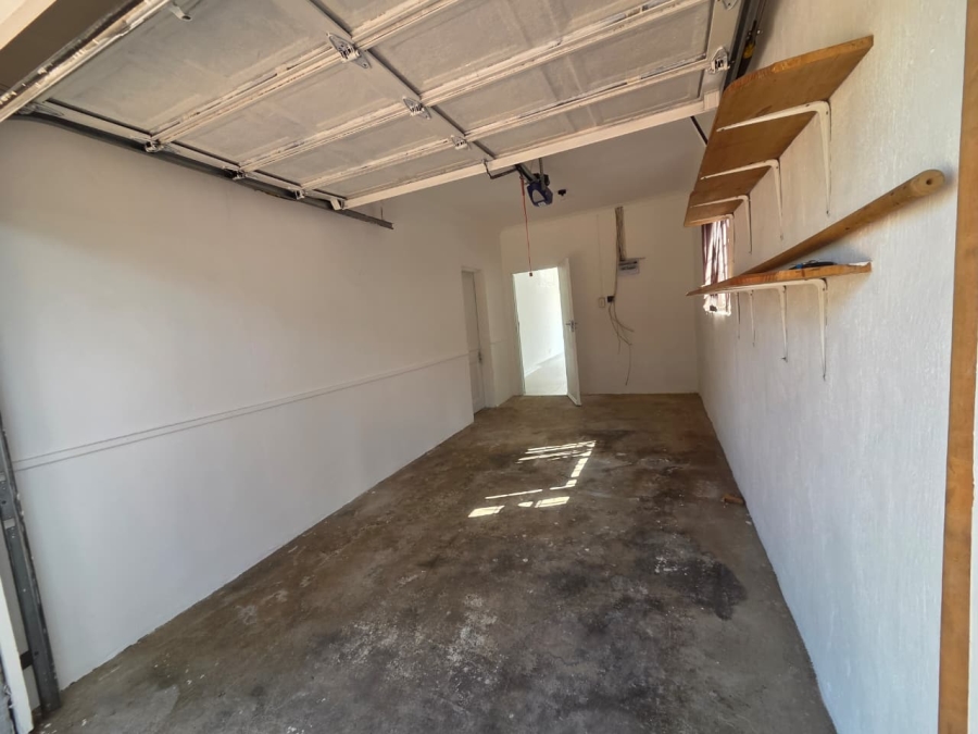 2 Bedroom Property for Sale in Helderkruin Gauteng