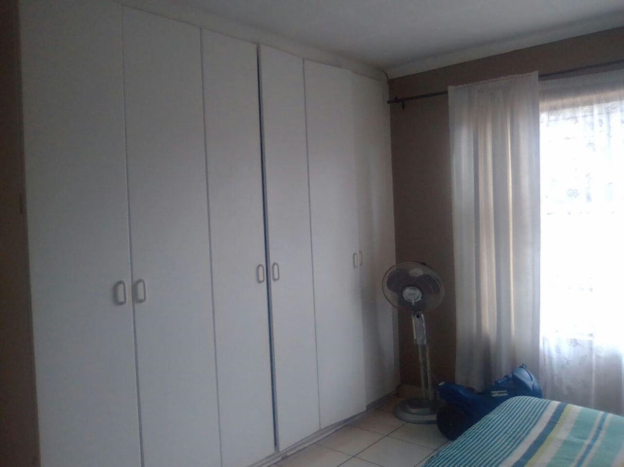 To Let 3 Bedroom Property for Rent in Heuwelsig Estate Gauteng