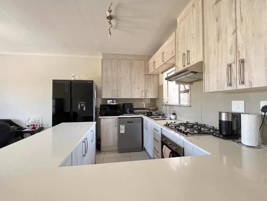 2 Bedroom Property for Sale in Illiondale Gauteng