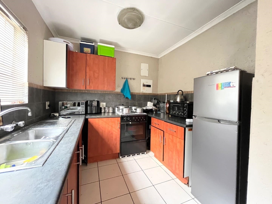 To Let 1 Bedroom Property for Rent in Rembrandt Park Gauteng