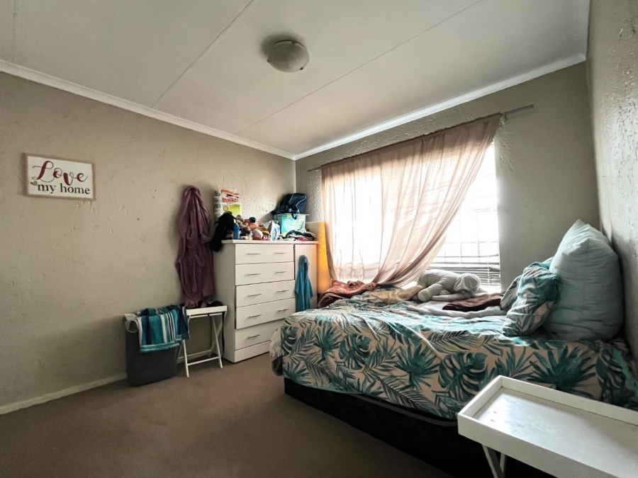 To Let 1 Bedroom Property for Rent in Rembrandt Park Gauteng