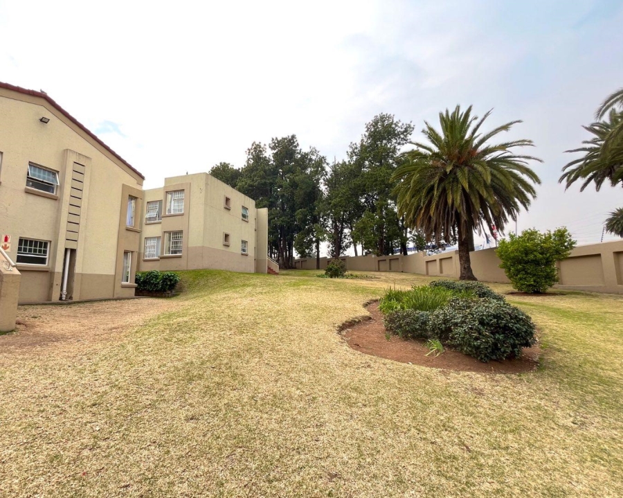 To Let 1 Bedroom Property for Rent in Rembrandt Park Gauteng