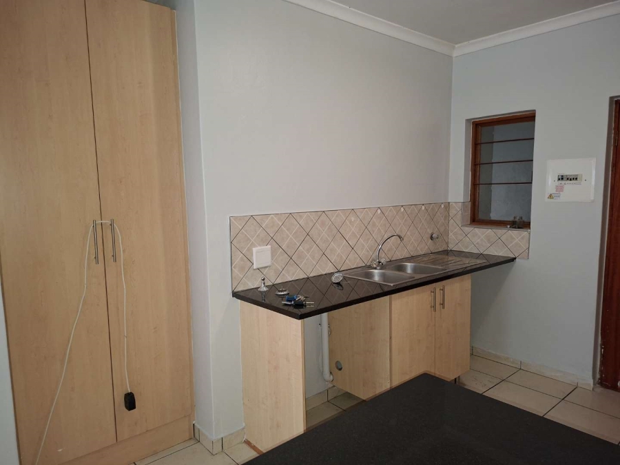 To Let 2 Bedroom Property for Rent in Moregloed Gauteng