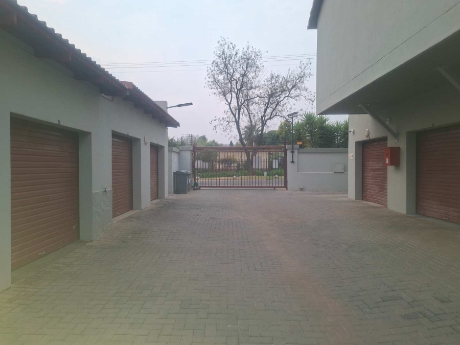 To Let 2 Bedroom Property for Rent in Moregloed Gauteng